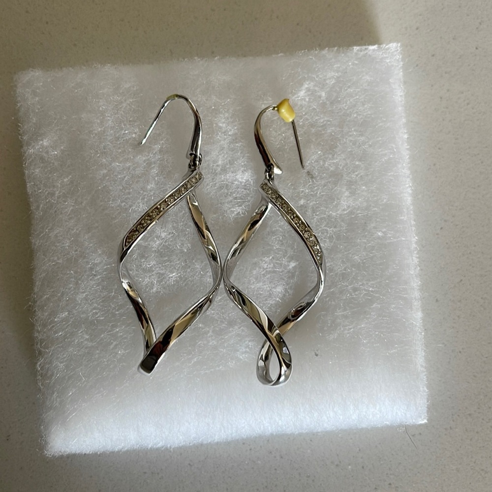 Touchstone crystal Twisted Earrings